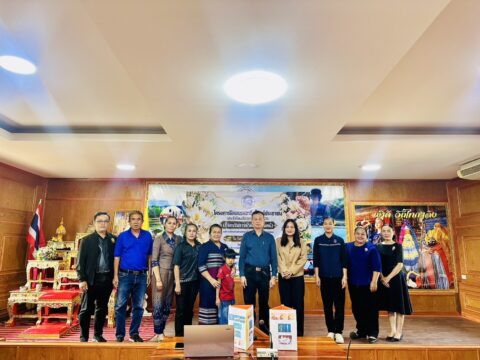 วันที่ 9 ตุลาคม 2569 เวลา 08.30 น. นายศิริพงษ์ เหง้าสุวรรณ นายกองค์การบริหารส่วนตำบลหนองสังข์ พร้อมด้วยคณะผู้บริหาร หัวส่วนราชการร่วมเปิดโครงการฝึกอบรมอาชีพให้แก่ประชาชน ประจำปีงบประมาณ พ.ศ.2570 “(กิจกรรมการจัดทำดอกไม้จันทน์)”